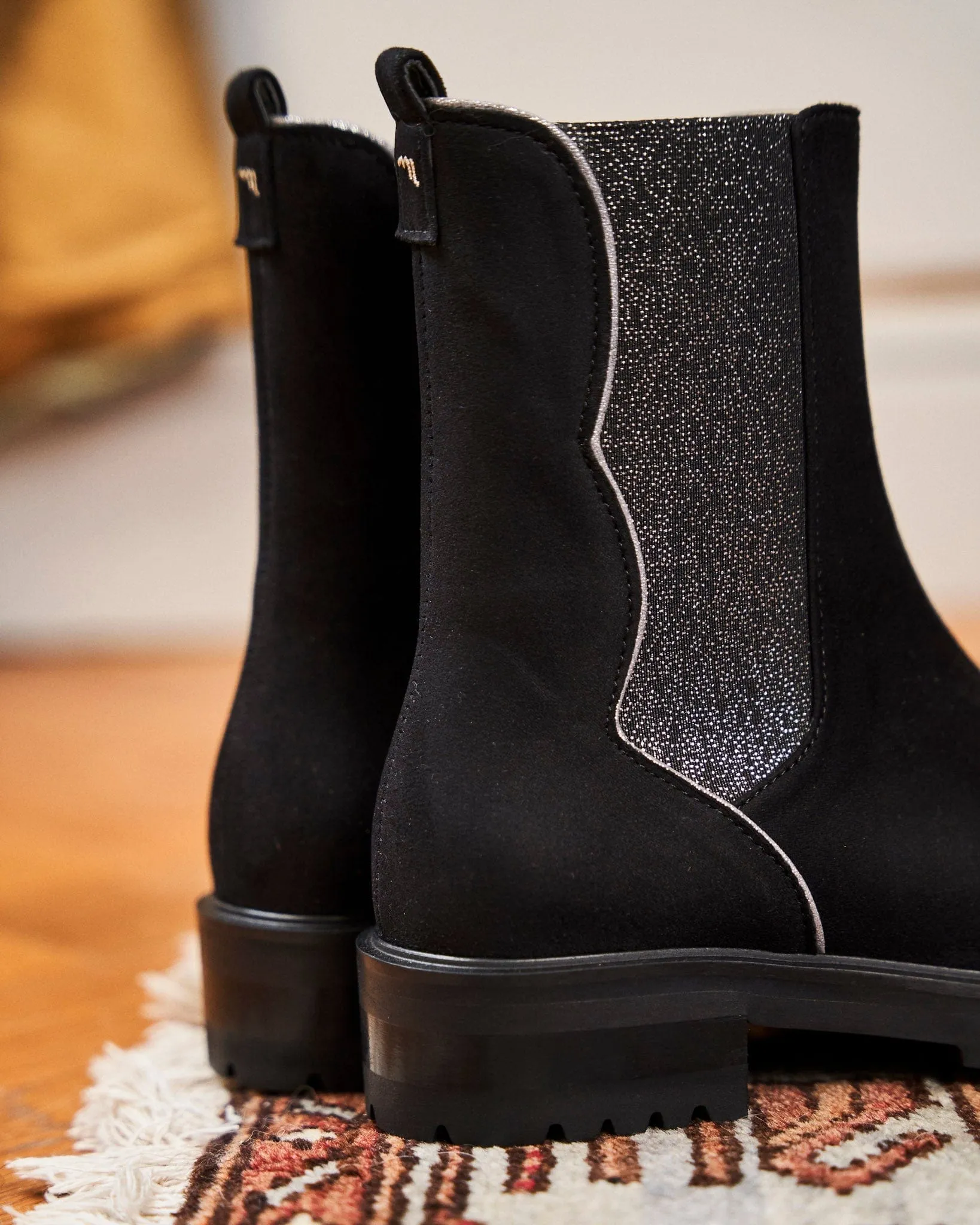 Fleeting Recycled Vegan Suede Chelsea Boots | Black